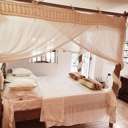 Perle Stone Studio- Bed And Breakfast 辛普森湾 外观 照片